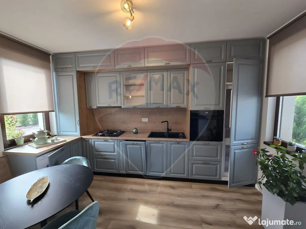 DE INCHIRIAT Casă / Vilă cu 5 camere în zona Ferme/OTO... 