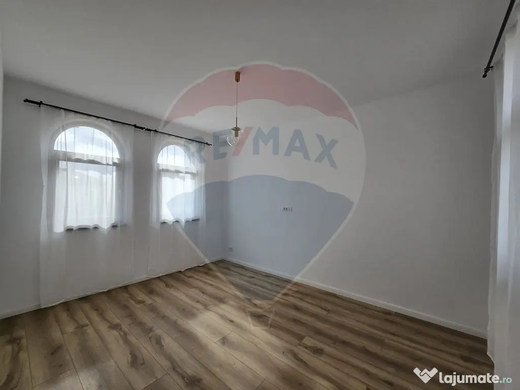 DE INCHIRIAT Casă / Vilă cu 5 camere în zona Ferme/OTO... 