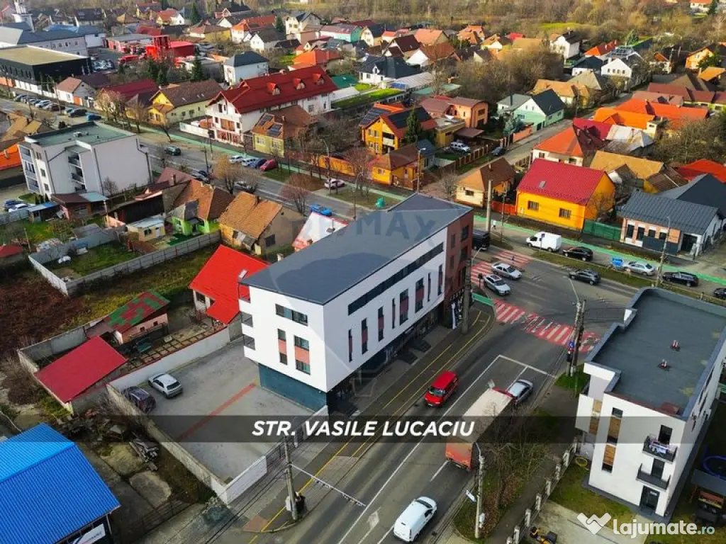 DE INCHIRIAT: Spatiu comercial modern cu parcare