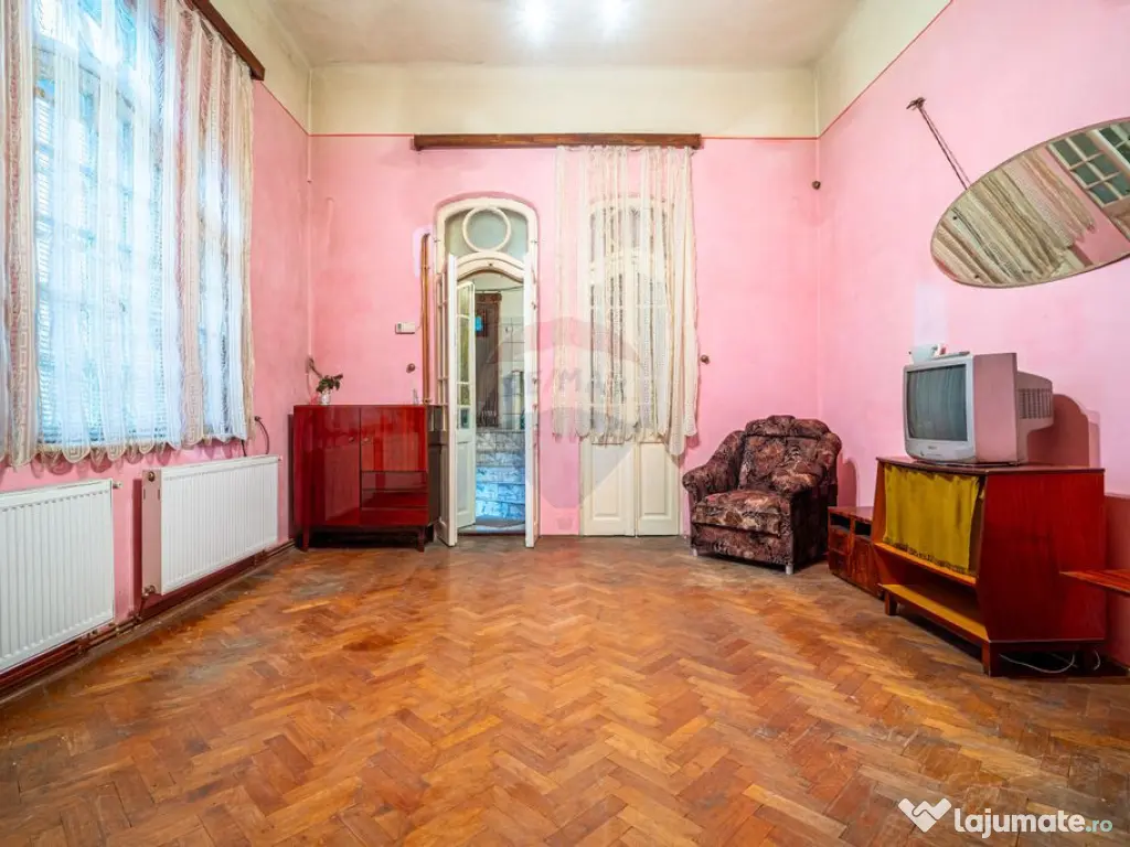 Casa ultracentrală cu 2 camere de vanzare in Ploiesti