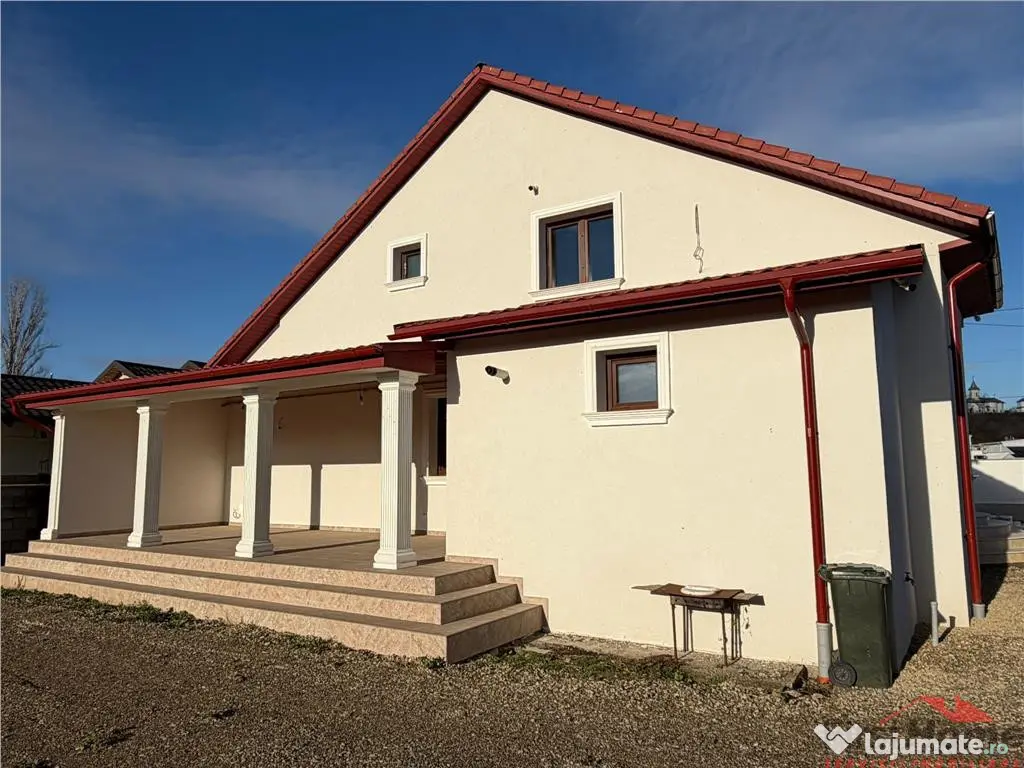 Vila deosebita Parter Mansarda de in Odobesti