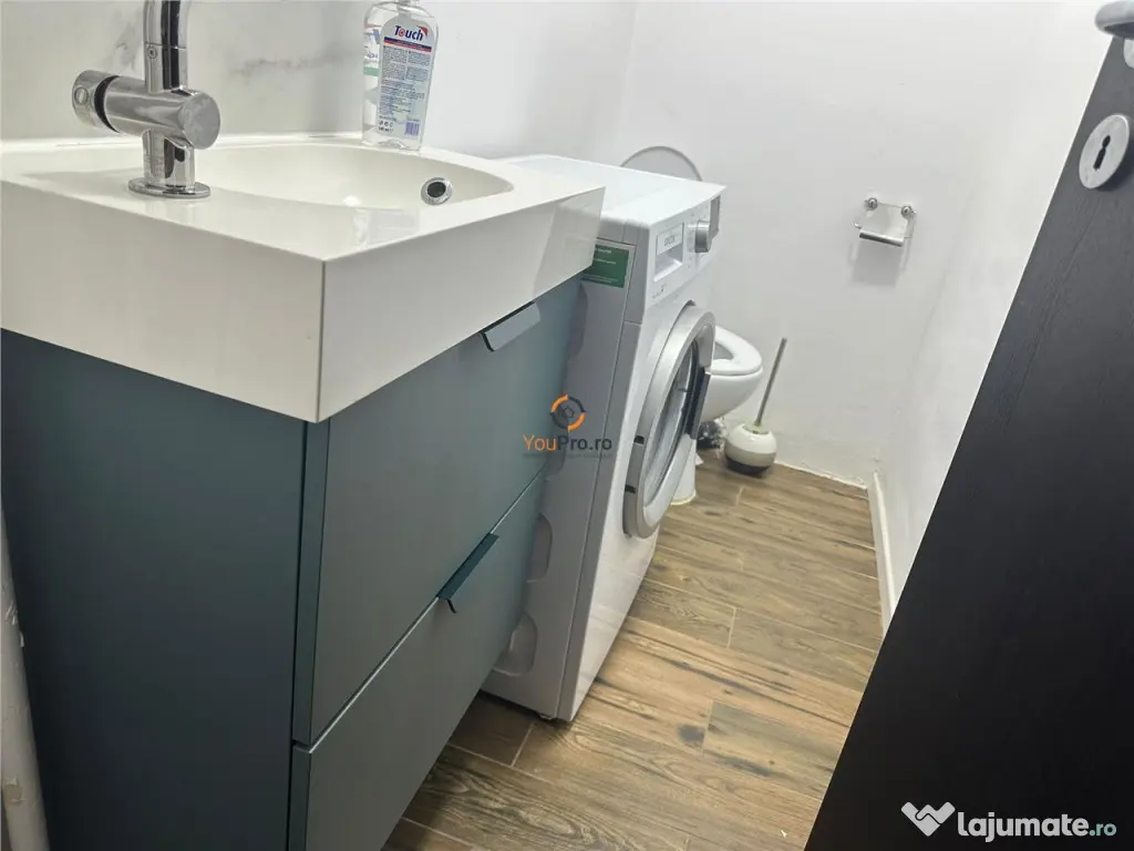 Decomandat cu Centrala Centru Gh Lazar