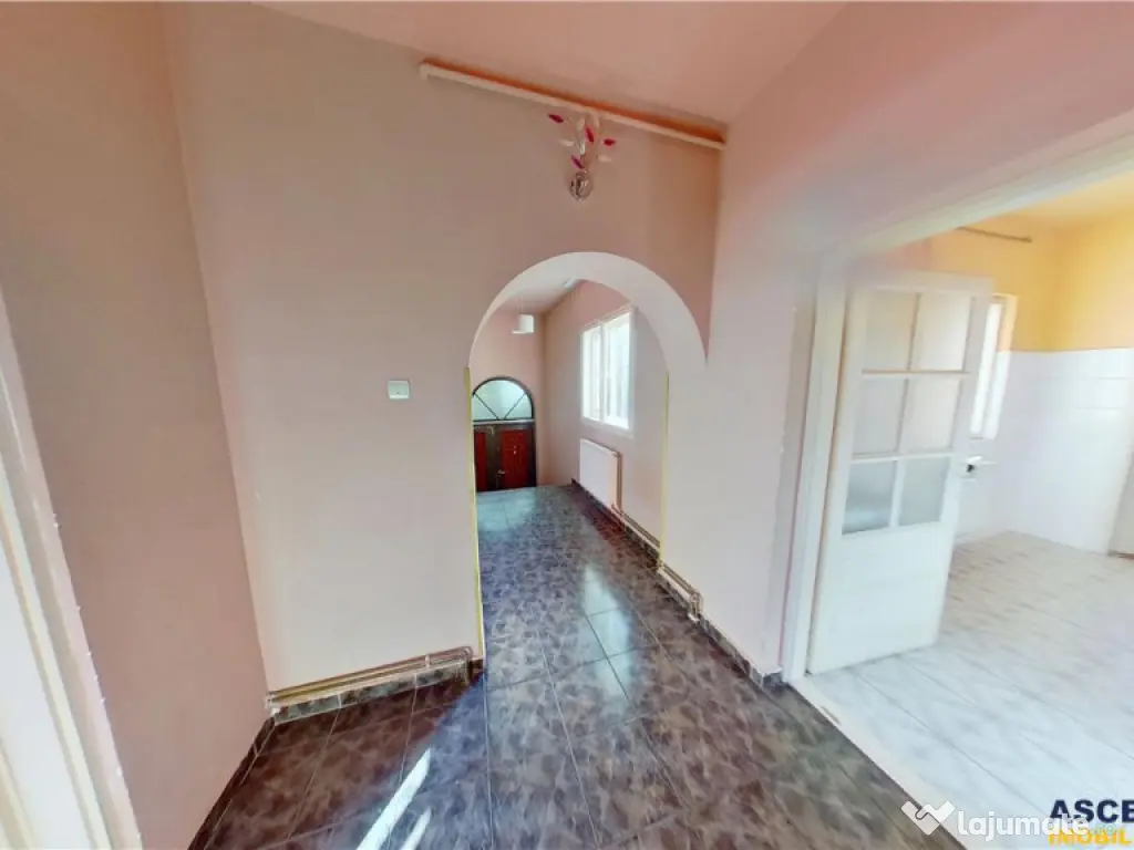 3D! Apartament in casa:recomandat locuinta sau business, Gar