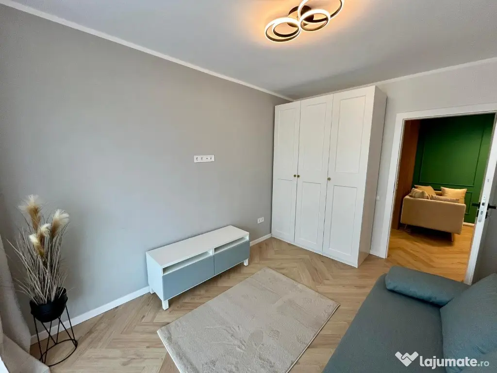 Apartament 2 dormitoare sup.54 mp et.intermediar, lift in Floresti 