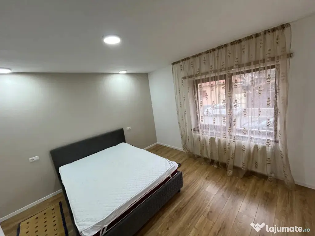 Casa cu 3 camere, recent renovata in 2024, suprafata de 100 