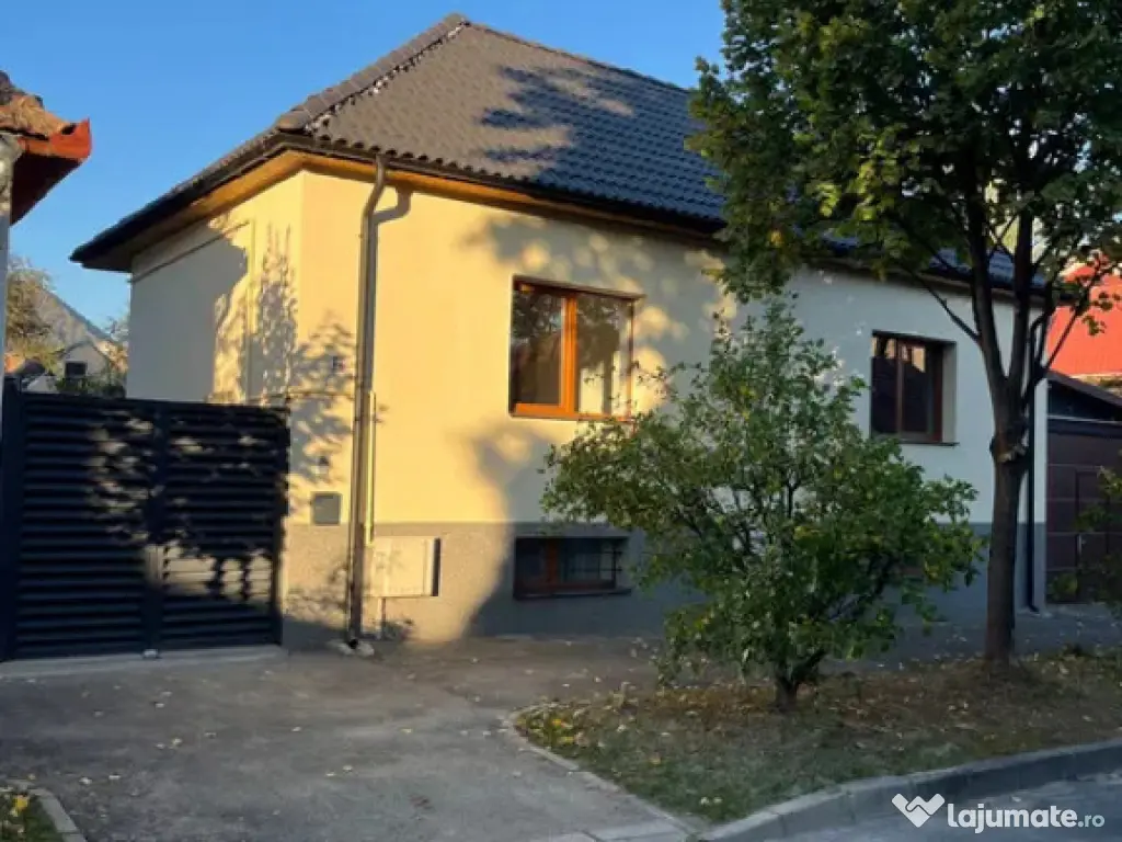 Casa cu 3 camere, recent renovata in 2024, suprafata de 100 