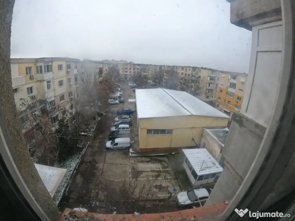 Oportunitate de Investiție: Apartament cu Două Camere deco