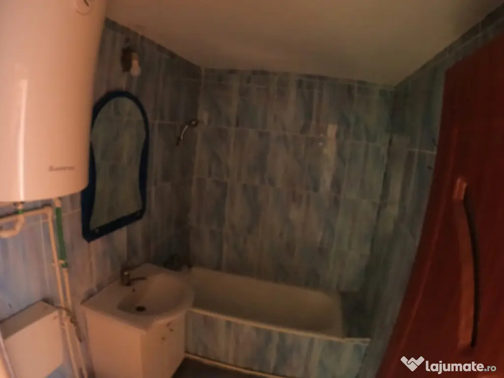 Oportunitate de Investiție: Apartament cu Două Camere deco