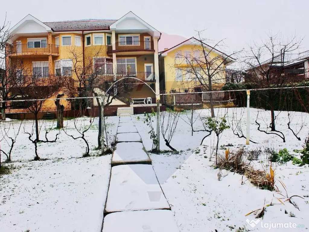 Casă / Vilă cu 6 camere de vânzare în zona Oncea 