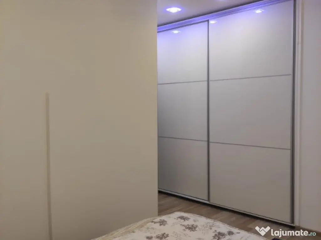 Apartament 3 camere Tractorul-Isaran