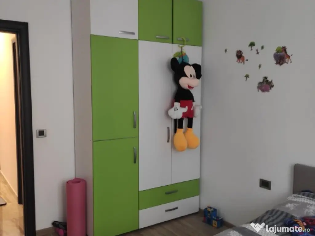 Apartament 3 camere Tractorul-Isaran