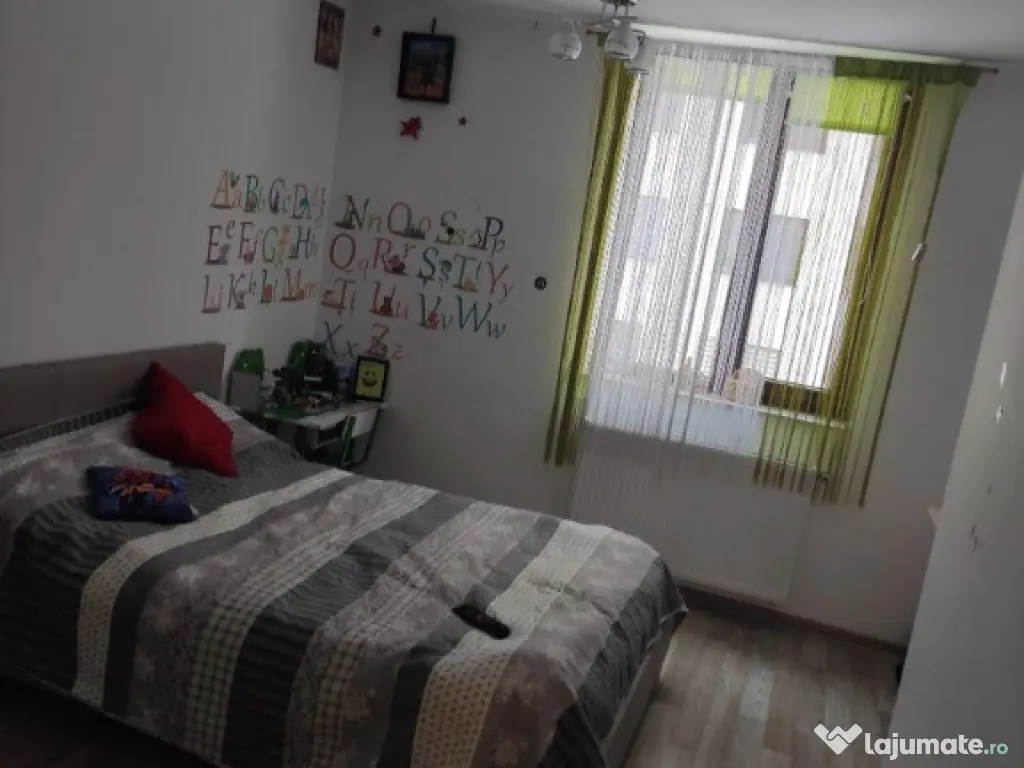 Apartament 3 camere Tractorul-Isaran