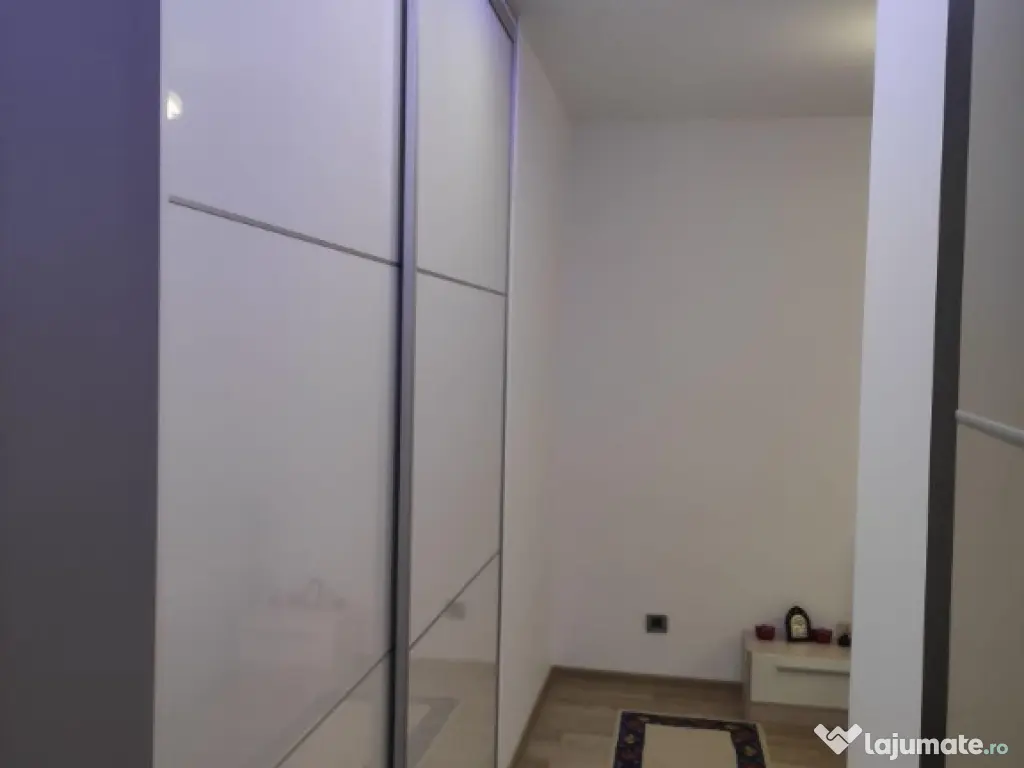 Apartament 3 camere Tractorul-Isaran