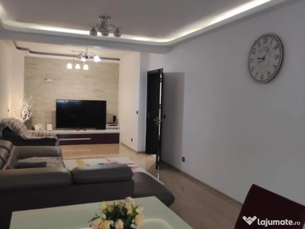 Apartament 3 camere Tractorul-Isaran