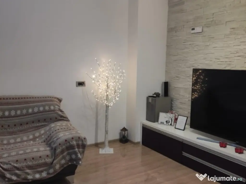 Apartament 3 camere Tractorul-Isaran