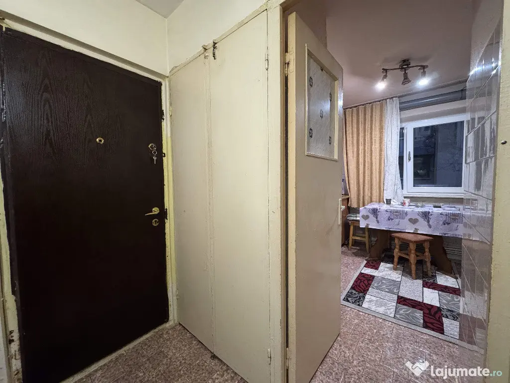 2 cam, etaj 1, 51 mp, fara imbunatatiri, Aleea Rozelor 