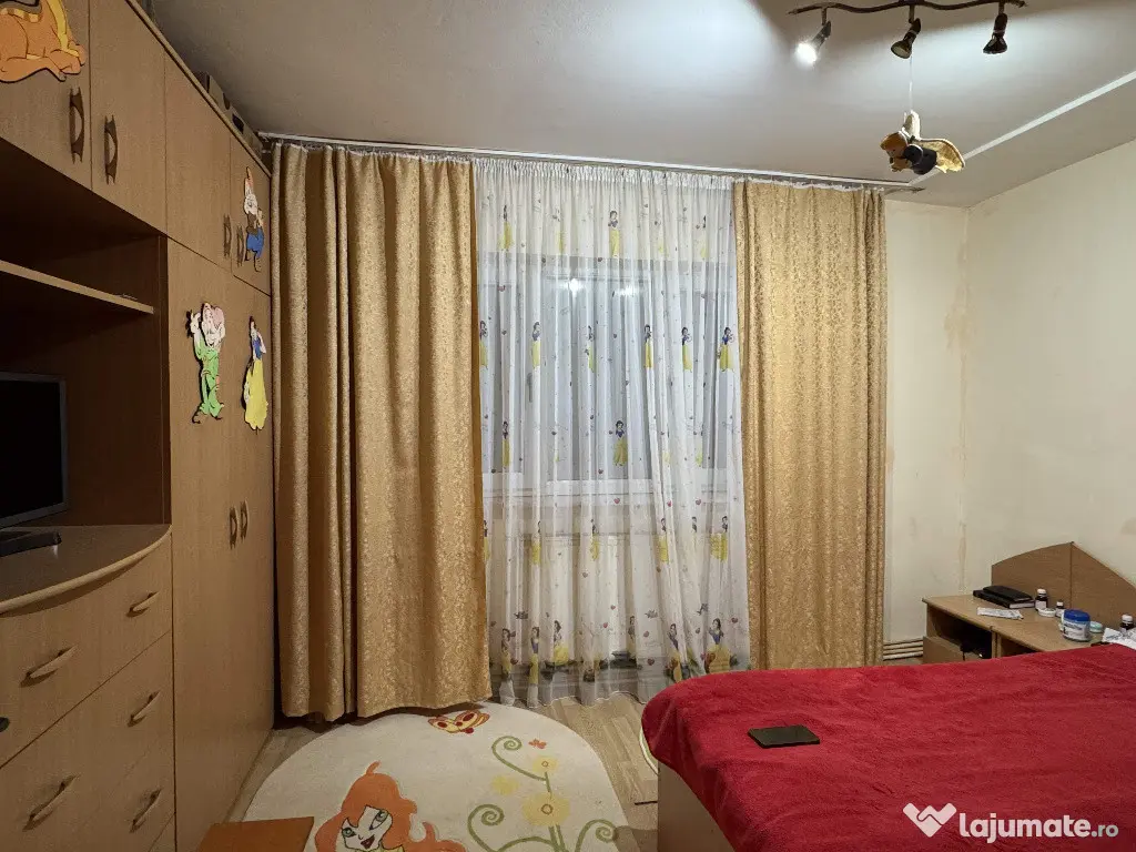 2 cam, etaj 1, 51 mp, fara imbunatatiri, Aleea Rozelor 