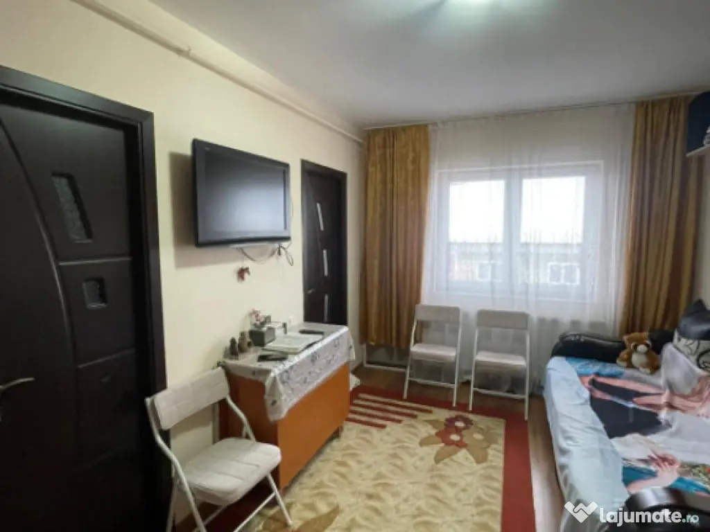 Garsoniera pe două nivele, 38 mp, zona Tepes