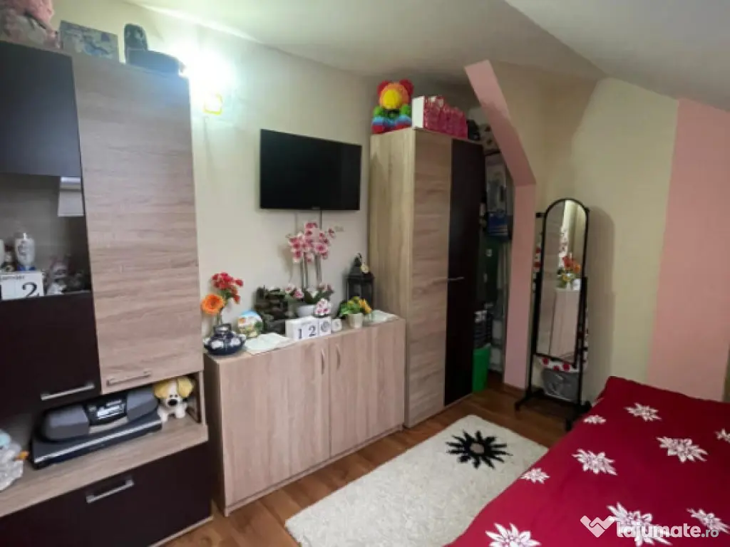 Garsoniera pe două nivele, 38 mp, zona Tepes