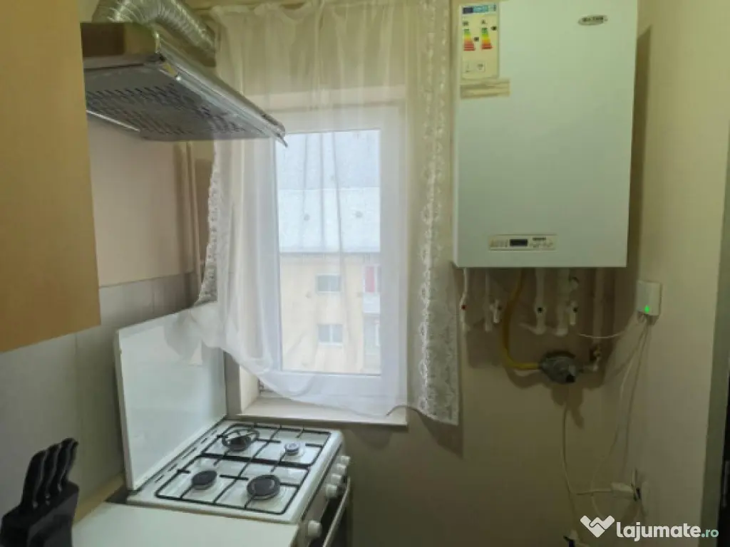 Garsoniera pe două nivele, 38 mp, zona Tepes