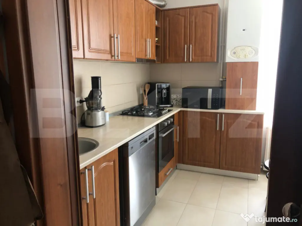 Apartament cu 3 camere,68 mp ,cu parcare ,in zona Tineretulu