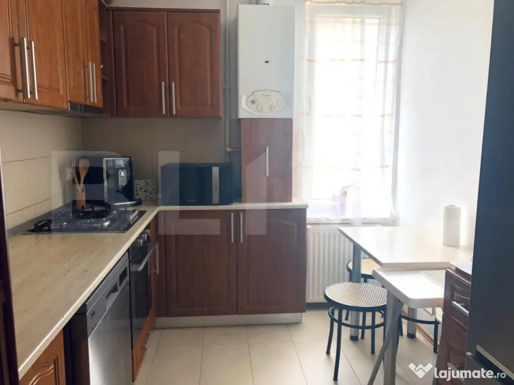 Apartament cu 3 camere,68 mp ,cu parcare ,in zona Tineretulu