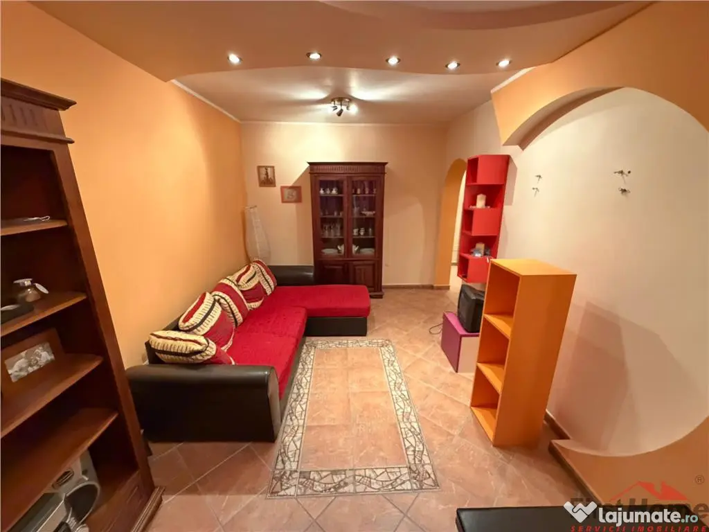 Apartament 3 camere, 54mp utili , etaj 3 , zona Centrala - P