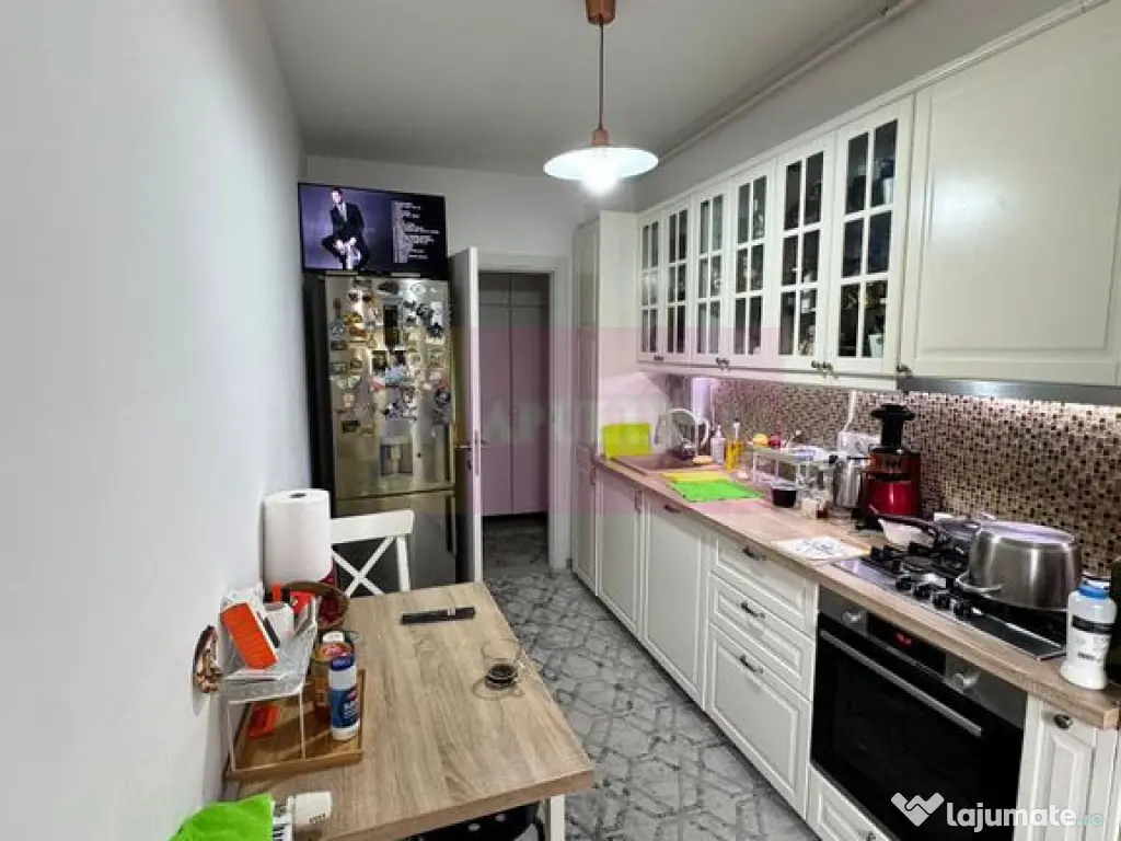 Vanzare apartament de 3 camere la Dristor-Baba Novac, metrou 