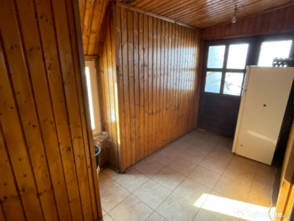 ???? Casă la curte P+M – Sector 5 