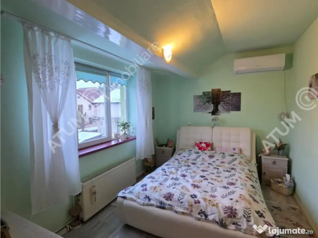 Casa individuala cu 4 camere si curte de 575 mp zona Vasile 