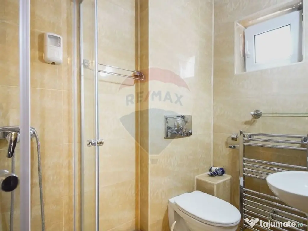 Hotel / Pensiune cu 14 camere de închiriat în zona Astra 