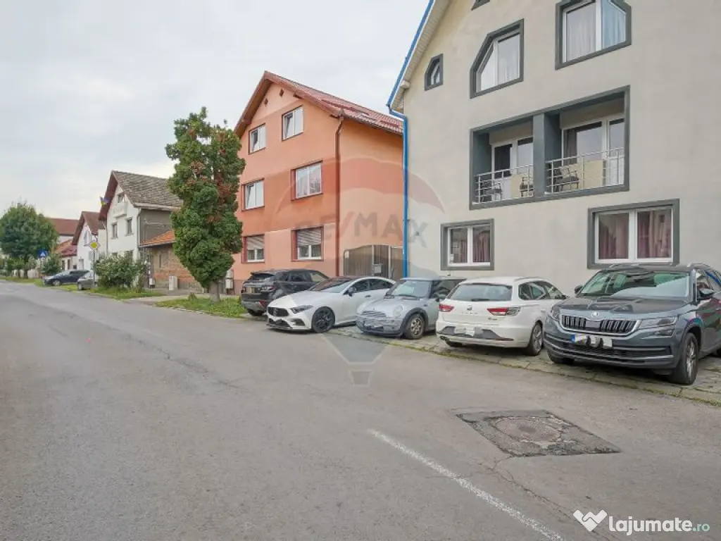 Hotel / Pensiune cu 14 camere de închiriat în zona Astra 