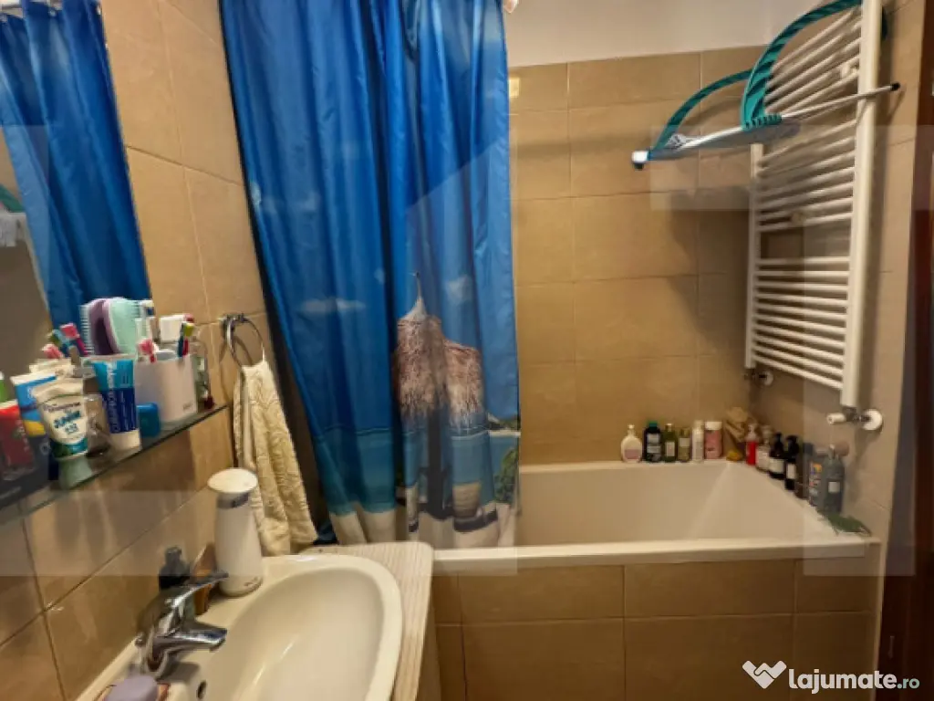 Apartament 3 camere, 69.50 mp, zona Lipovei