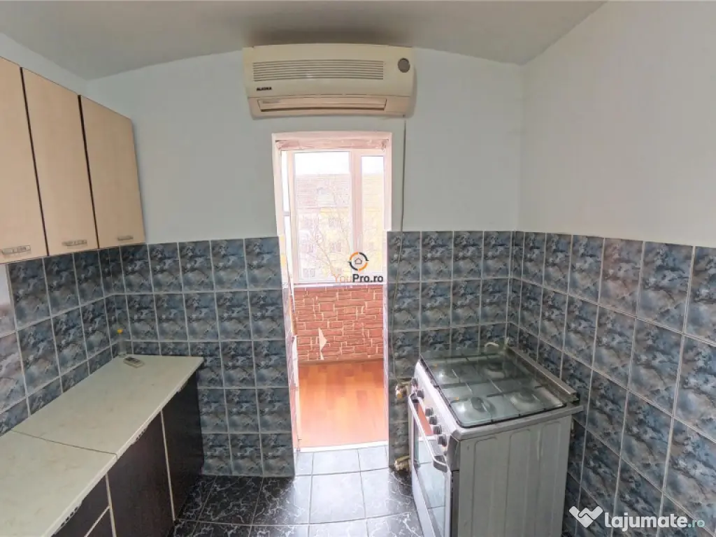 Apartament cu 2 camere decomandat etaj 4 zona Soarelui 