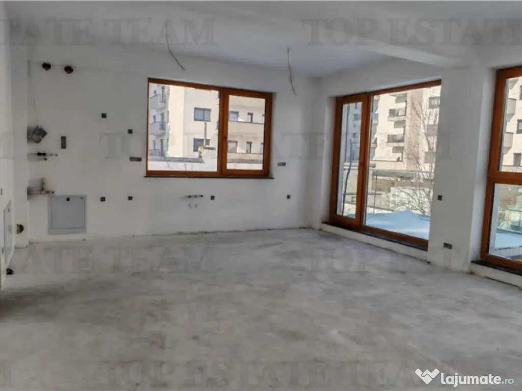Apartament 3 camere si curte proprie de 141mp, bloc boutique 