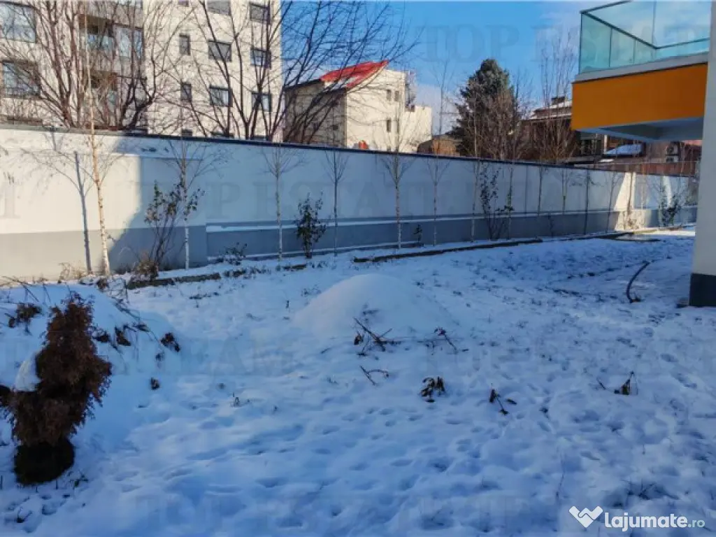 Apartament 3 camere si curte proprie de 141mp, bloc boutique 