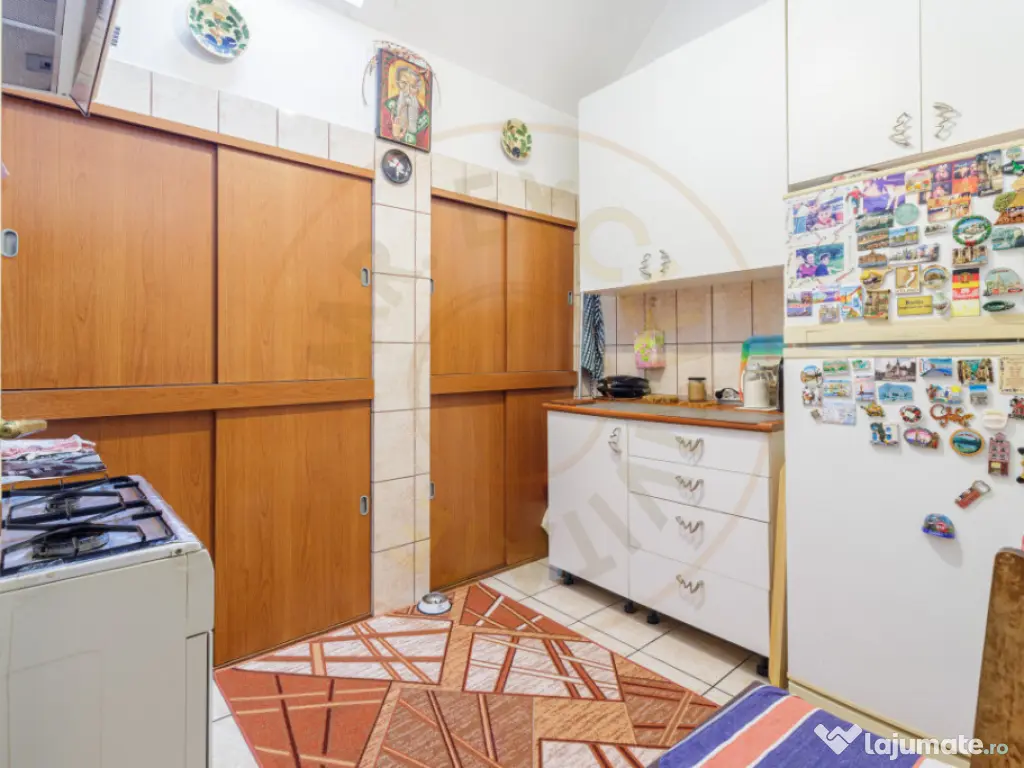 Apartament intr-o casa interbelica. 