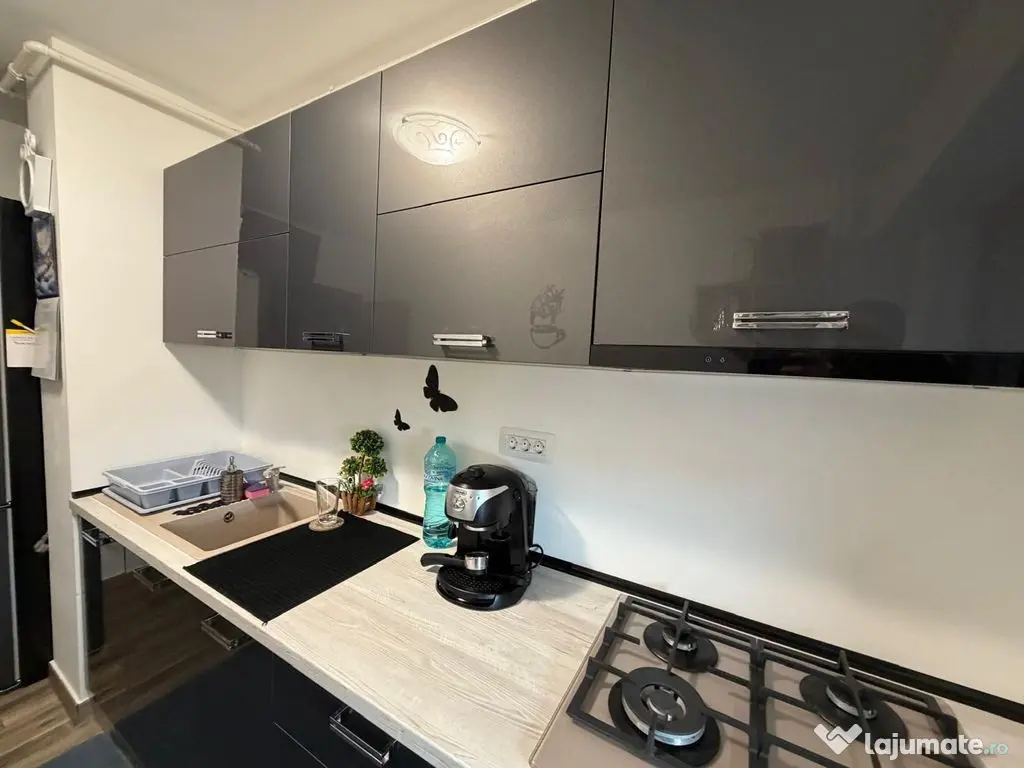 APARTAMENT 3 CAMERE-ZONA TOMIS NORD 