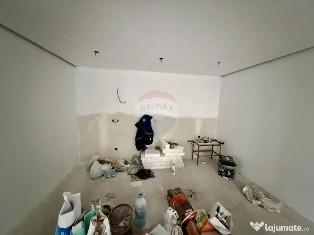 Casă cu 4 camere de vânzare 