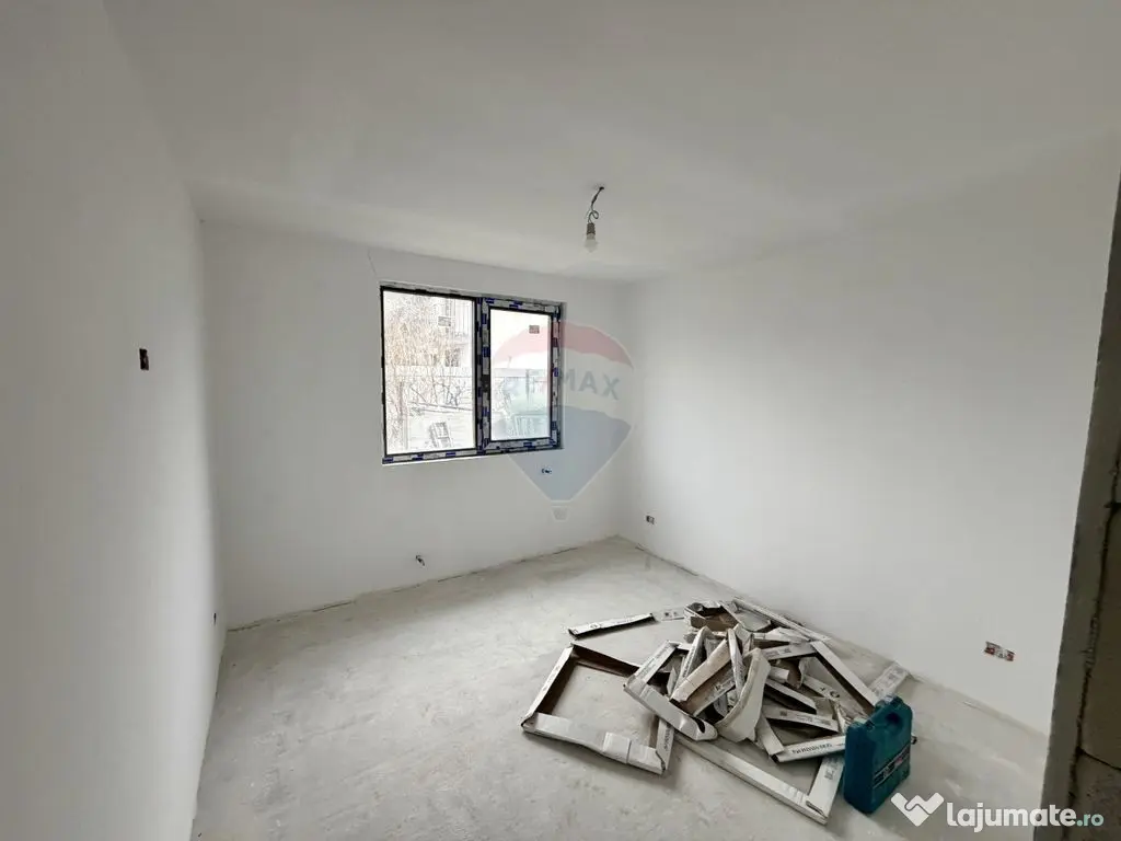 Casă cu 4 camere de vânzare 