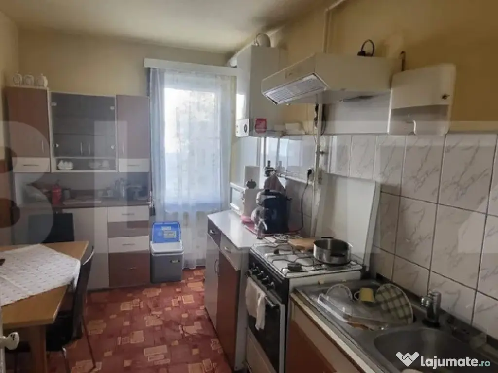 Apartament 3 camere, 72 mp, zona Reghin