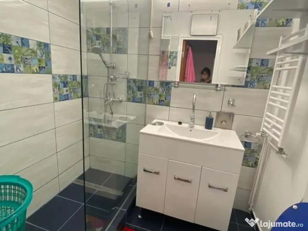 Apartament 3 camere - metrou Raul Doamnei