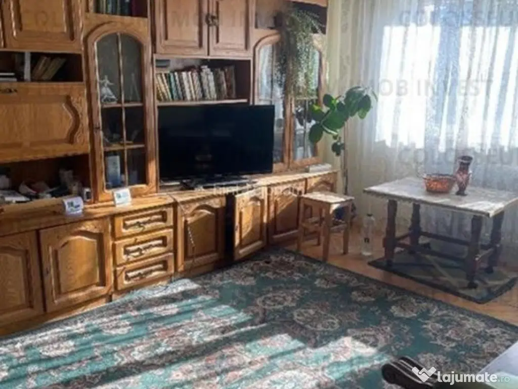 COLOSSEUM: Apartament 3 Camere Centrul Civic Toamnei