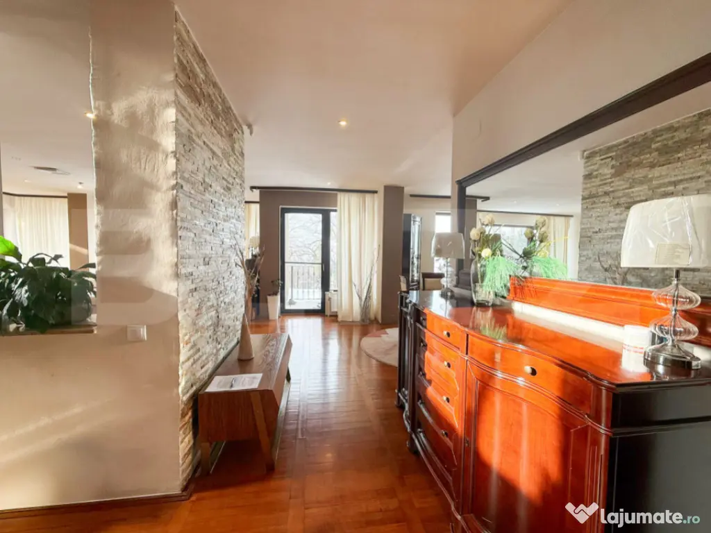 Vilă de Lux în Europa | Panoramă Superbă 