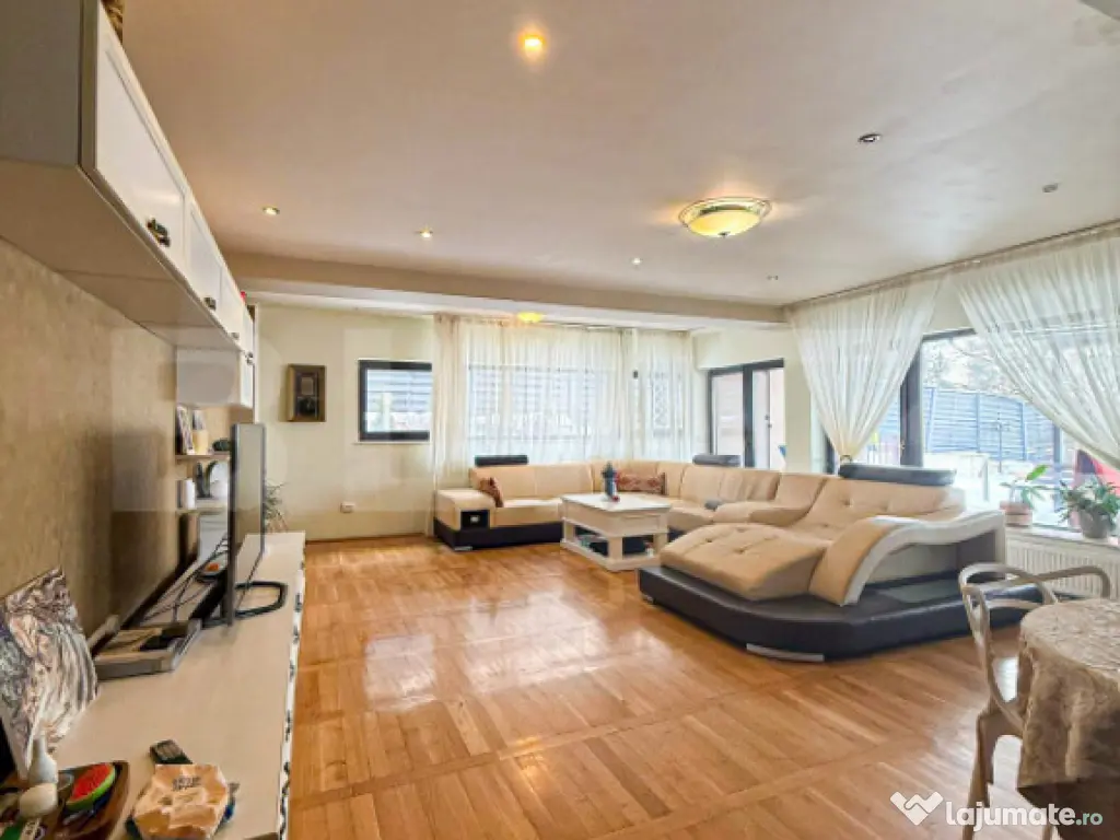 Vilă de Lux în Europa | Panoramă Superbă 