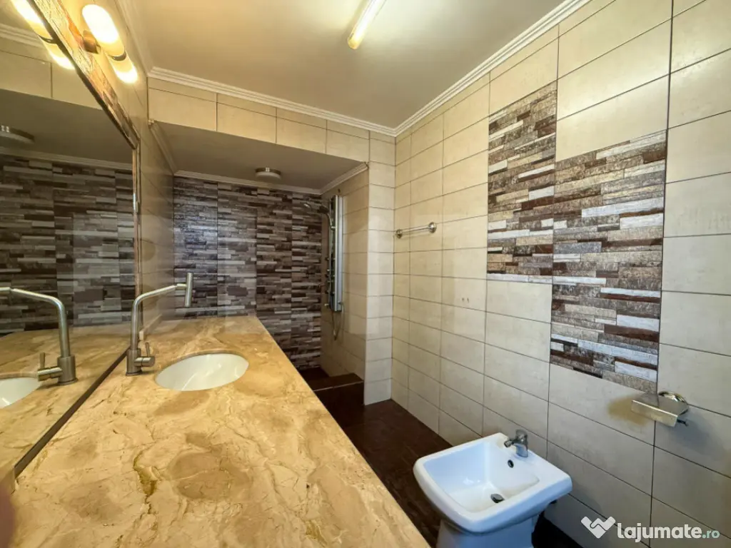 Vilă de Lux în Europa | Panoramă Superbă 