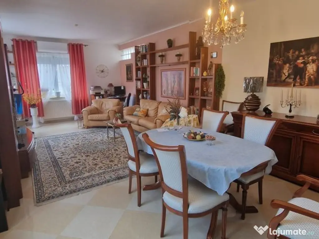 Casă / Vilă cu 5 camere de vânzare în zona Central 