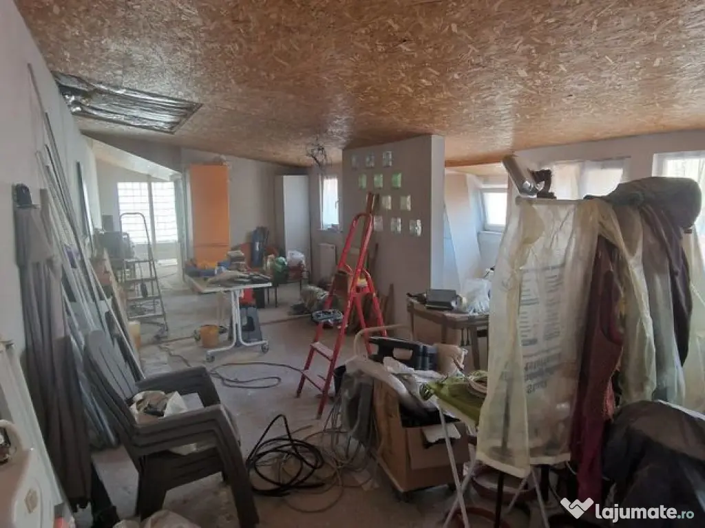 Casă / Vilă cu 5 camere de vânzare în zona Central 