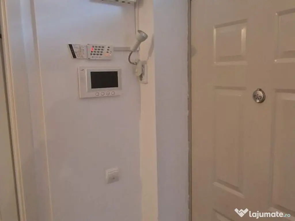 Casă / Vilă cu 5 camere de vânzare în zona Tomis Mall 