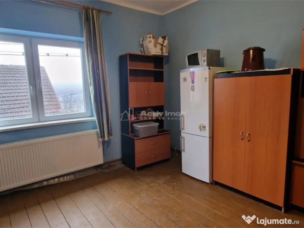 Resita Casa la Pret de Apartament,Parter, Etj 1 si Pod, Zona 